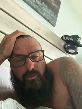 alphareign85 webcam