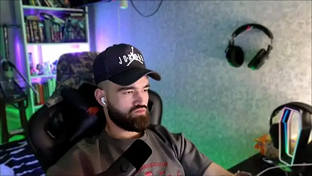 _Serious_Man webcam