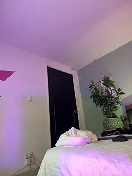 YariRose webcam
