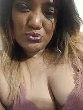 Indianpleasure300 webcam