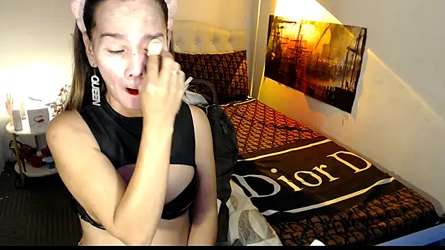 NinaDOM4CUM webcam