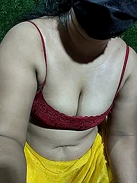 V-Queen-Riya live sex cam