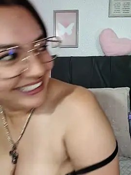 samm_curvy webcam