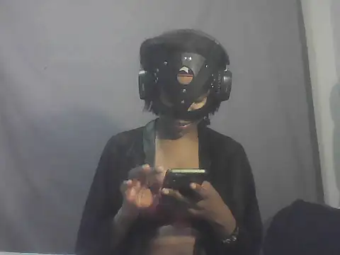 Sexyzee4play webcam