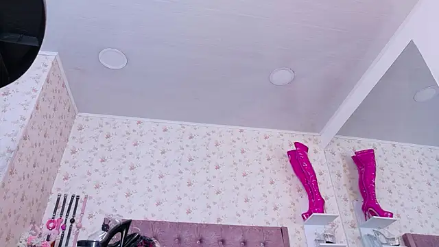 AvrillThomas webcam