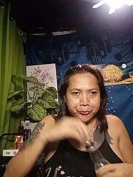 TabooSHOWgirl18 webcam