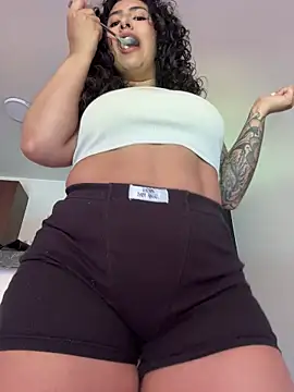 SugarTroubl33 webcam