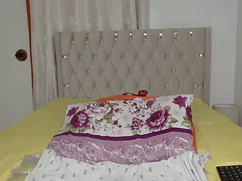 ZoeTracy webcam