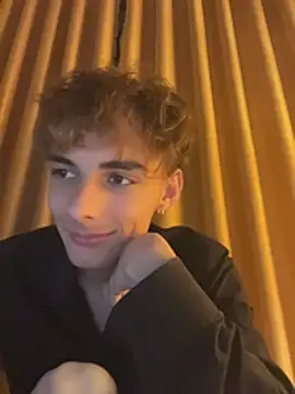 YourLucius webcam