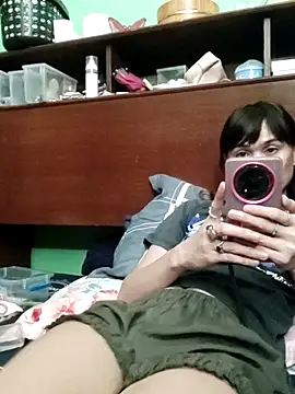 QueenSoreal webcam
