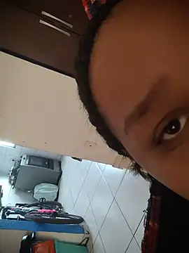 Mia_peituda webcam