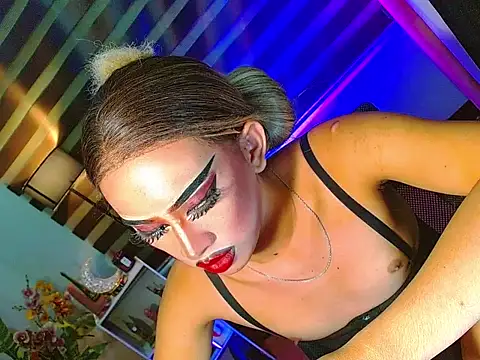 HOLLYWOOD_QUEEN_88 webcam