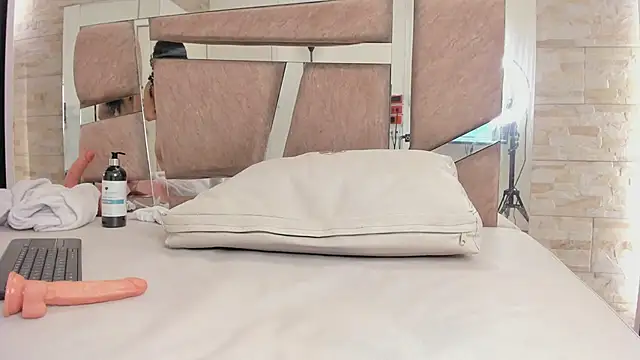 cristine_colins webcam