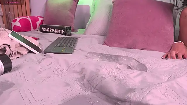 mia-reeves webcam