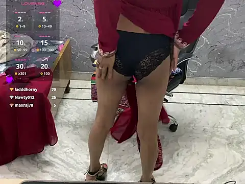 LuvLayla webcam