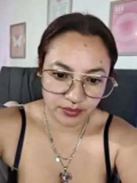 samm_curvy webcam