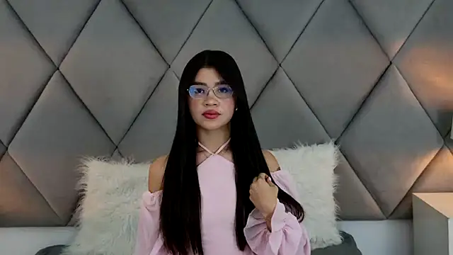 OliviaDiaz live cam on StripChat