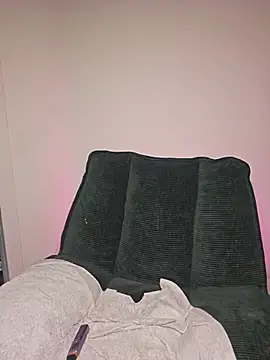 LovelyLucinda webcam