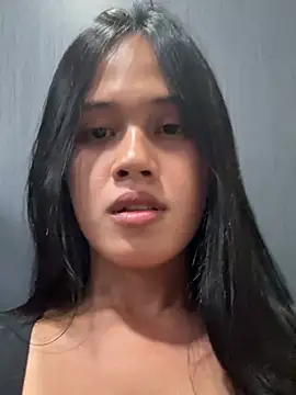 mika_walker webcam