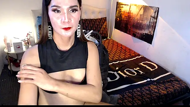 NinaDOM4CUM webcam