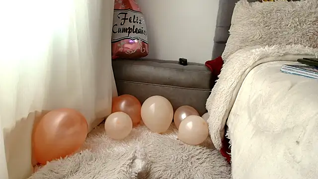 Miah_hilton2 webcam