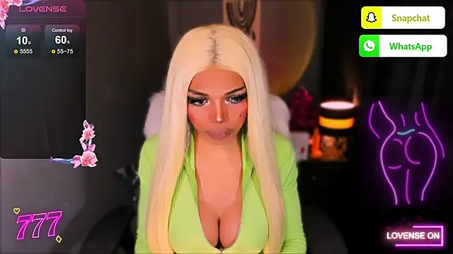 EllaineCumSlot webcam