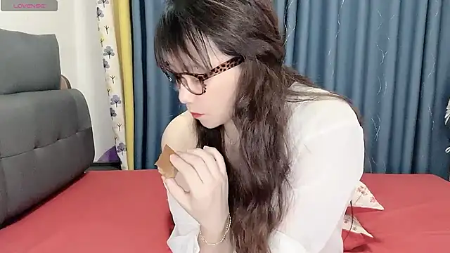 Eunwoo_o live cam on StripChat