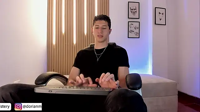 Dorianmistery2322_ webcam
