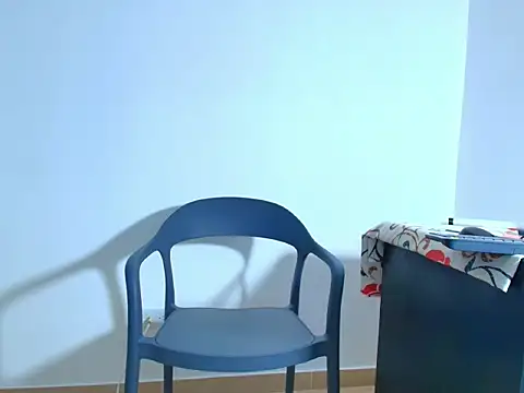 Laura_Cramz webcam