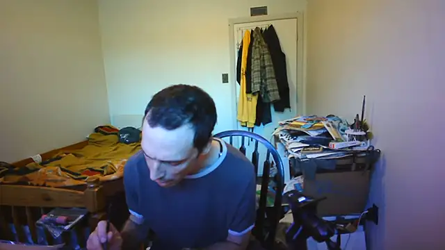JohnnyMoves webcam