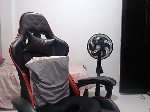 Adriana_0312 webcam