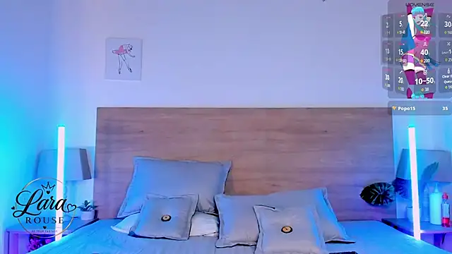 LaraRous webcam