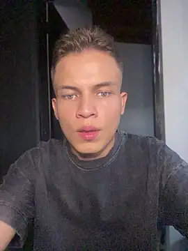 _Leo_Boy webcam