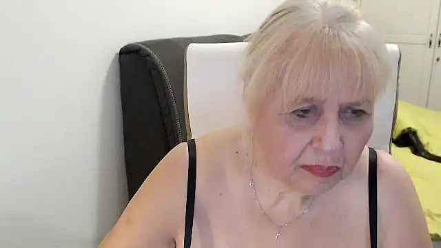 SusiLifeXXX webcam
