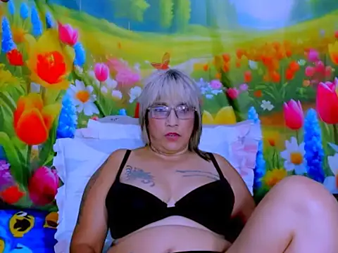 Miniatura della webcam live di indianroxy con #blondes