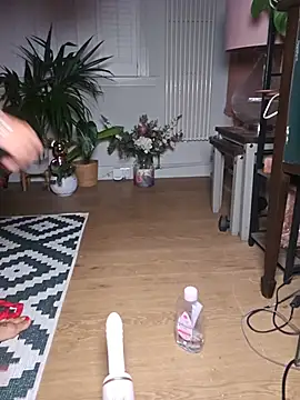 LovelyLucinda webcam