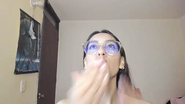 Lucy_Doll85 webcam
