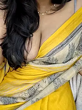 curvy_pooja (F young) - Ice 🧊 on bobbies