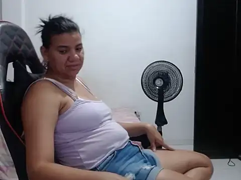 Adriana_0312 webcam