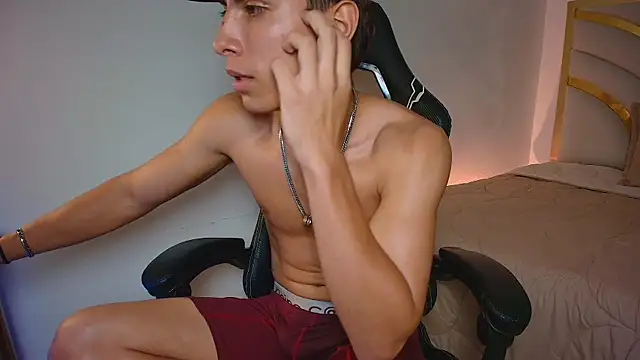 Ryaan_Stone webcam