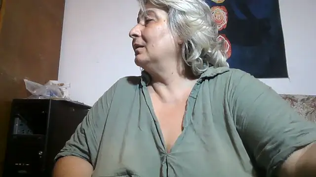 ExquisiteMature webcam