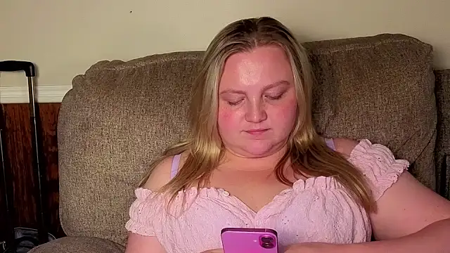 PhatAssBlond webcam