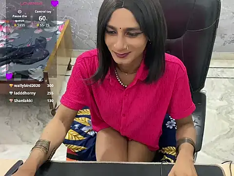LuvLayla webcam
