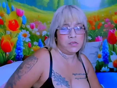 indianroxy webcam
