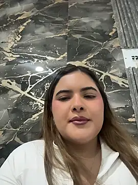 Live-Webcam-Vorschaubild von EVELIN_MASON mit #latin, #hd und #mobile