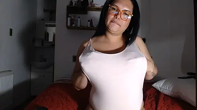 flowerdirtty live cam on StripChat