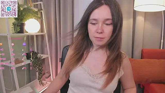 llina_gloww live cam on StripChat