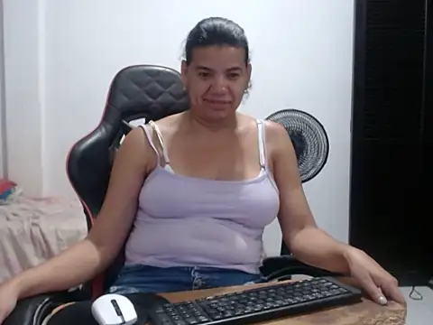 Adriana_0312 webcam