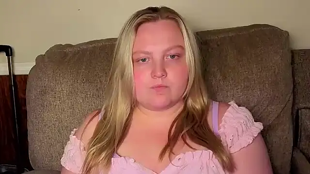 PhatAssBlond webcam