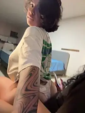 Alice_surprise webcam